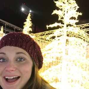 Meet your Posher, Laura